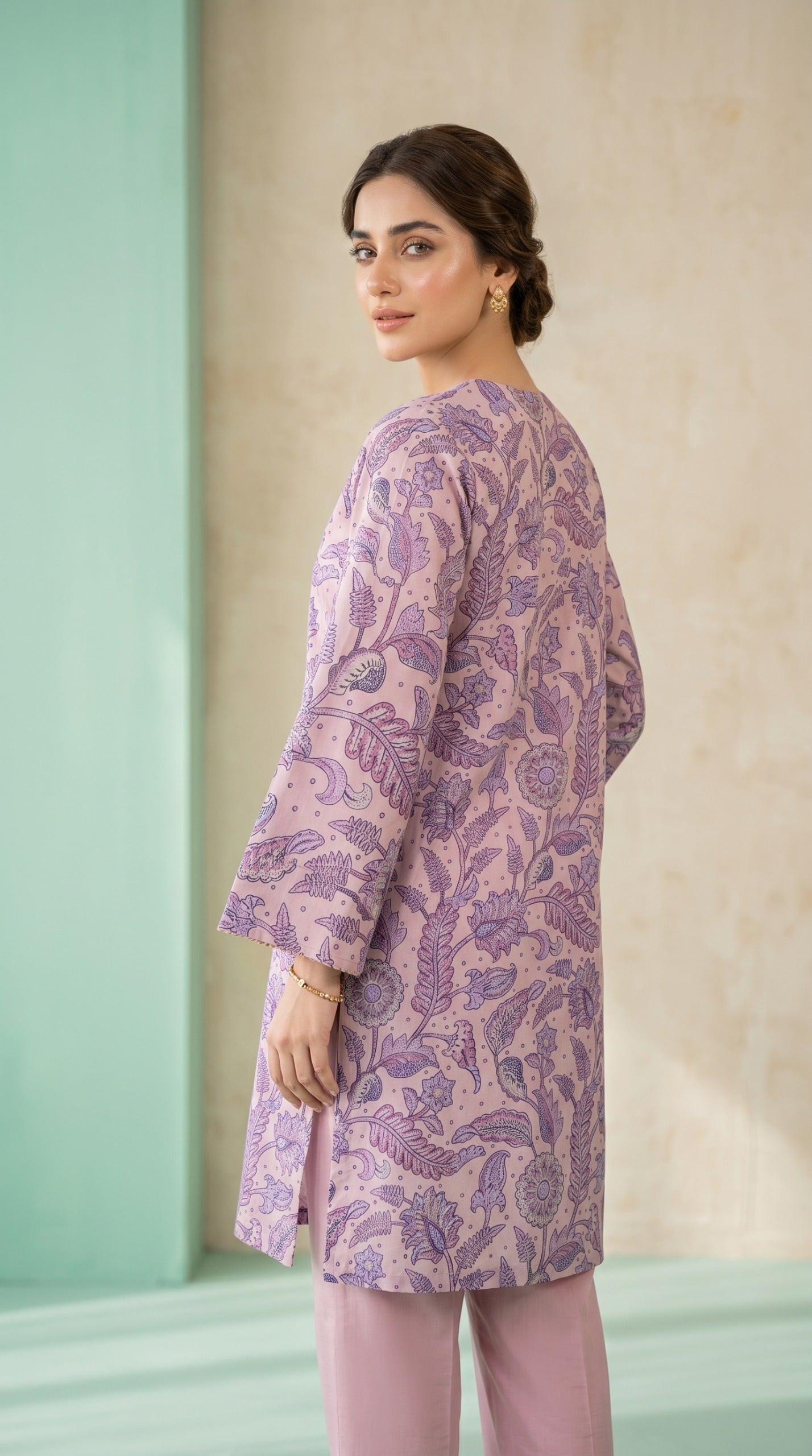 Lavender Floral Printed Lawn Kurti – Elegant Keyhole Neckline