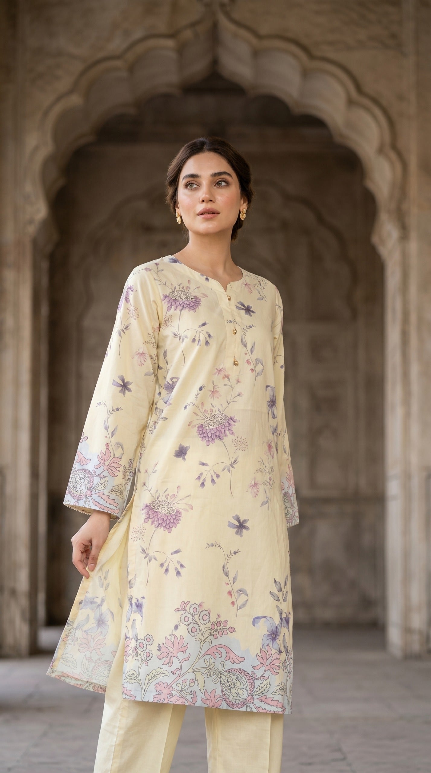 Pastel Cream Floral Printed Kurti – Elegant Lawn Tunic